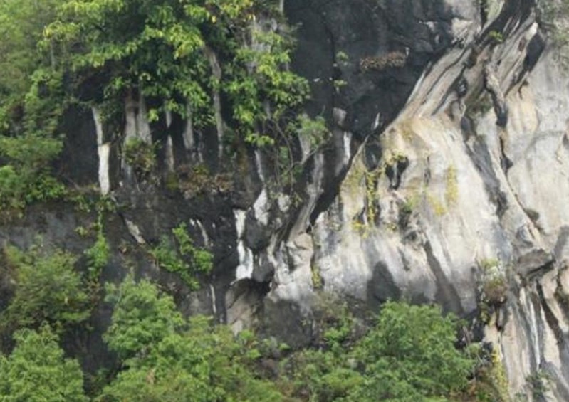 Legenda Batu Gantung